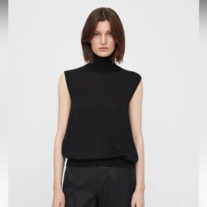 Authentic TOTEME Fine merino cocoon top black